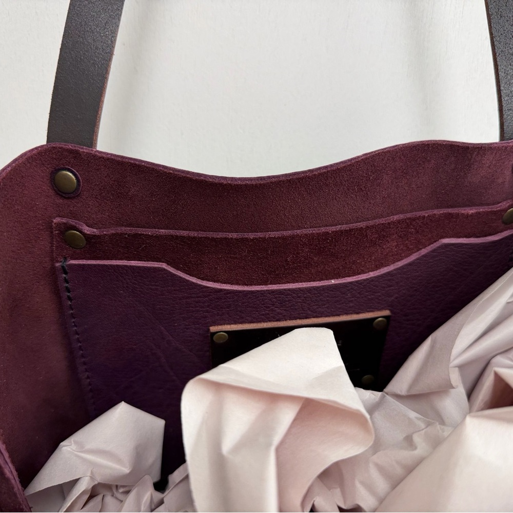 Portland Leather Goods Classic Tote Plum black handles New in Original Box - Picture 6 of 10